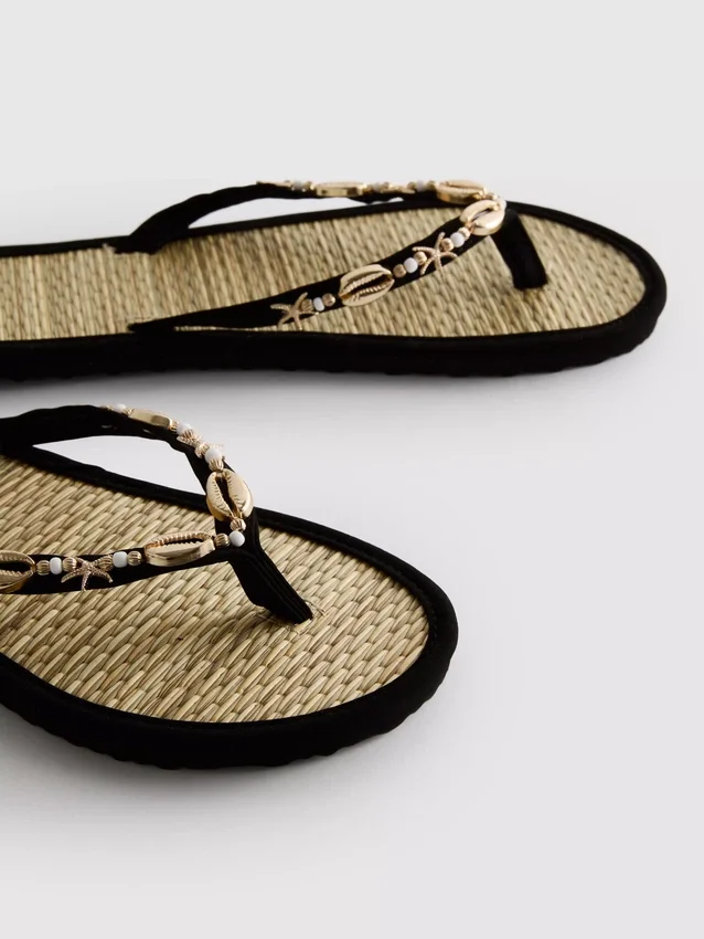 Seagrass effect flip flops Seagrass effect flip flops