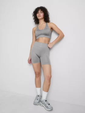 Seamless high-shine active crop top