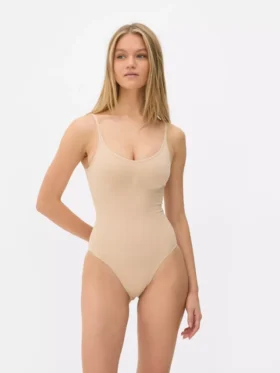 Seamless scoop neck shapewear bodysuit