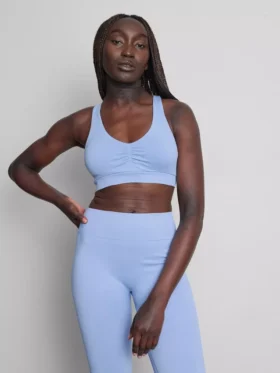 Seamless strappy active crop top