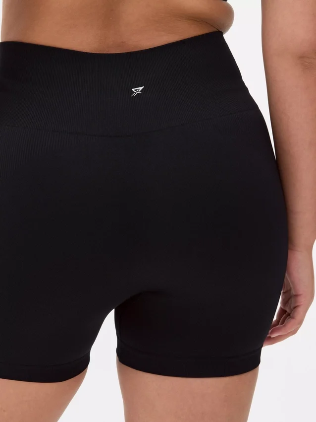 Seamless yoga shorts Seamless yoga shorts