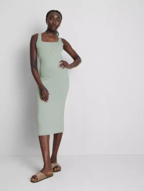 Second skin square neck midi dress