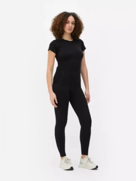 Short sleeve seamless performance top