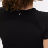 Short sleeve seamless performance top