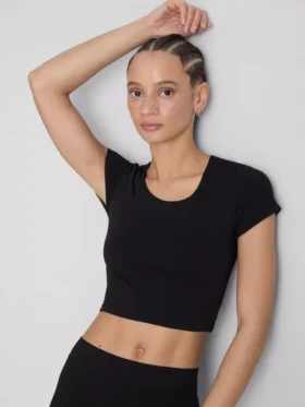 Super soft scoopneck crop top