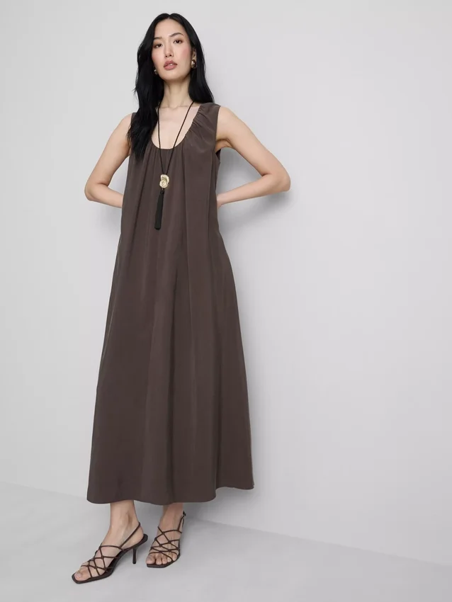 The edit trapeze maxi dress The edit trapeze maxi dress