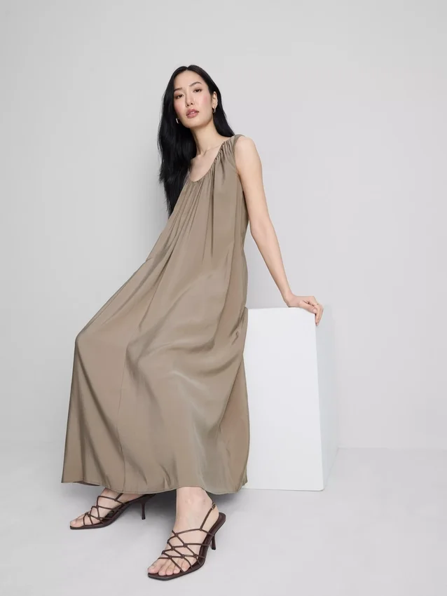 The edit trapeze maxi dress The edit trapeze maxi dress