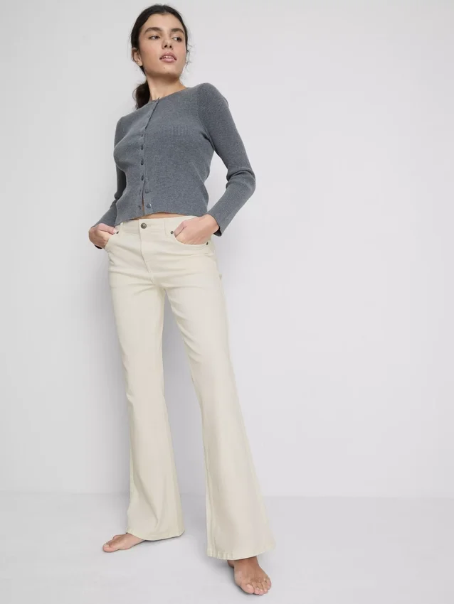 The primark scene | low-rise flared jeans The primark scene | low-rise flared jeans