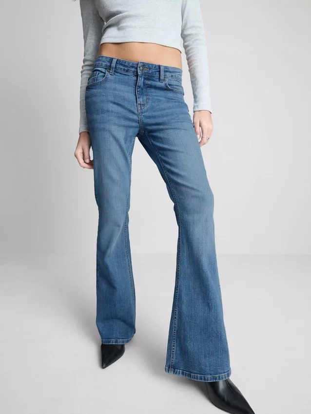 The primark scene | low-rise flared jeans The primark scene | low-rise flared jeans
