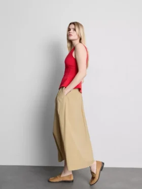 V-neck peplum sleeveless top
