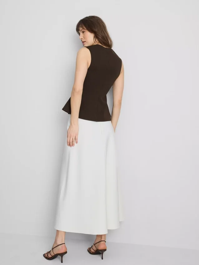V-neck peplum sleeveless top V-neck peplum sleeveless top
